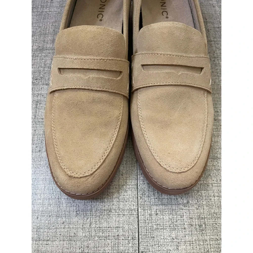 VIONIC Cheryl II Suede Loafers Size 9.5 Sand Beige Lug Sole Casual Comfort